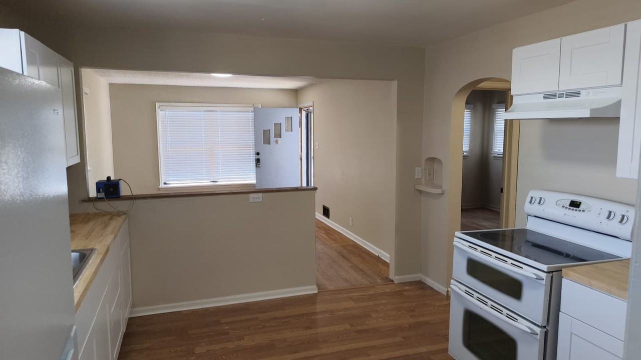 1625 E 18th St - Photo 4 of 9