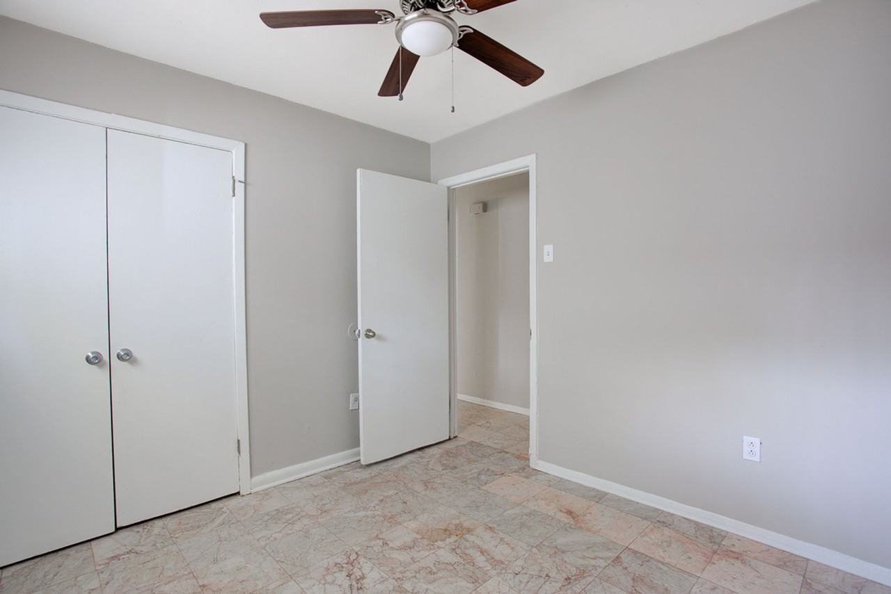 1053 Treadwell St - Photo 7 of 9