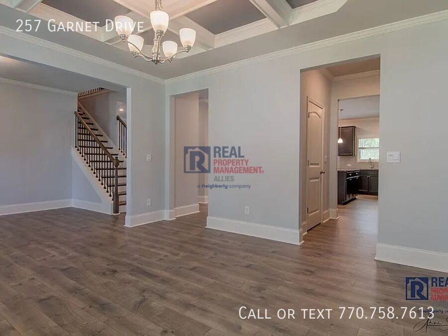 257 Garnet Dr - Photo 5 of 24