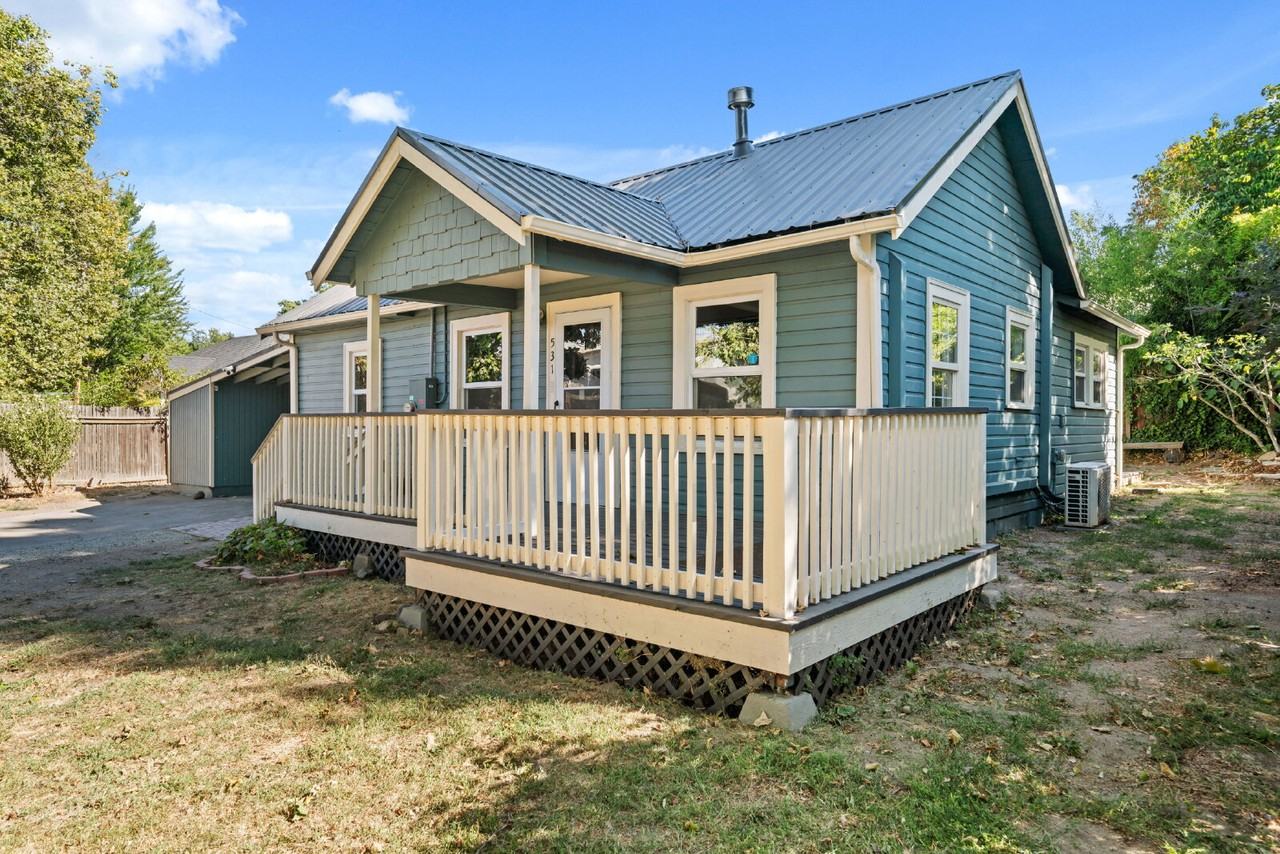 531 Clay St - Photo 3 of 28