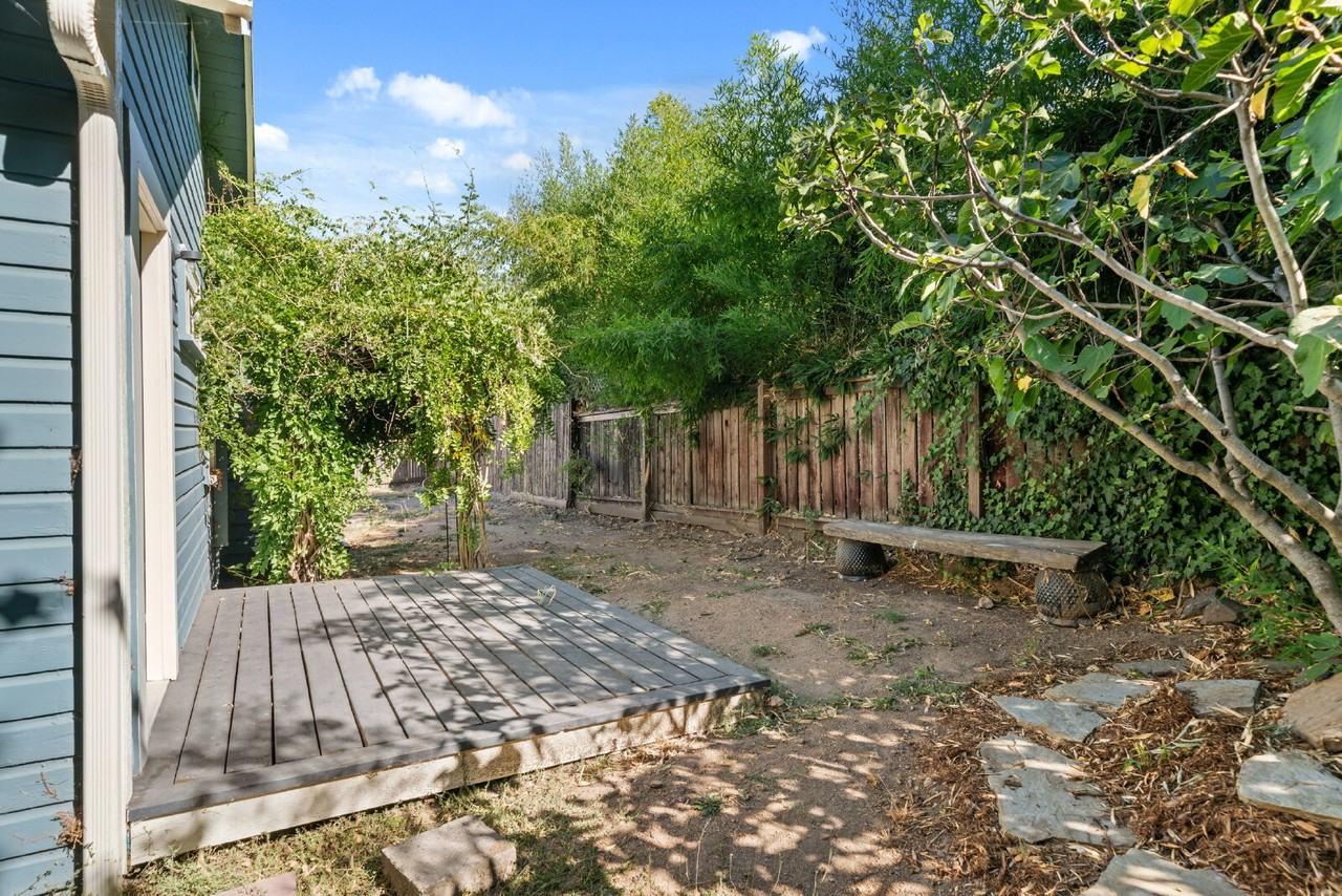 531 Clay St - Photo 5 of 28