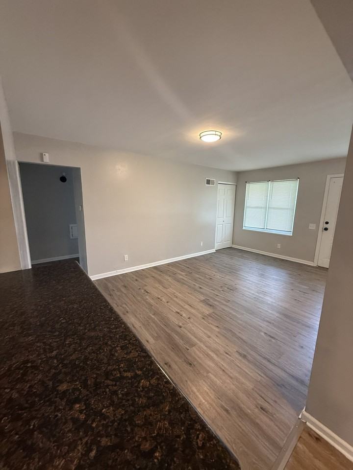 11547 Criterion Ave - Photo 2 of 9