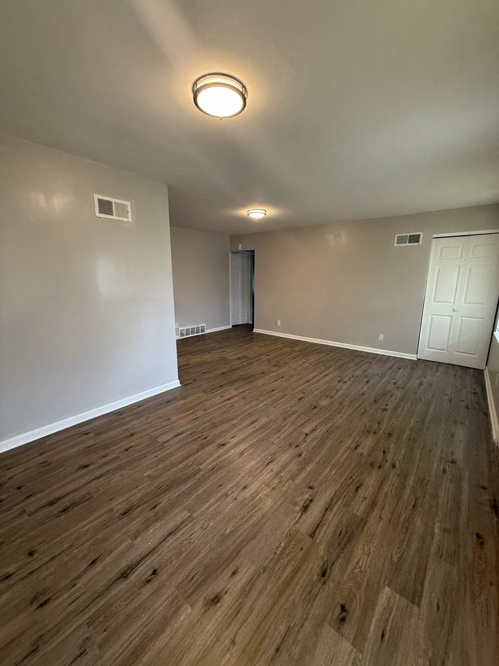 11547 Criterion Ave - Photo 3 of 9