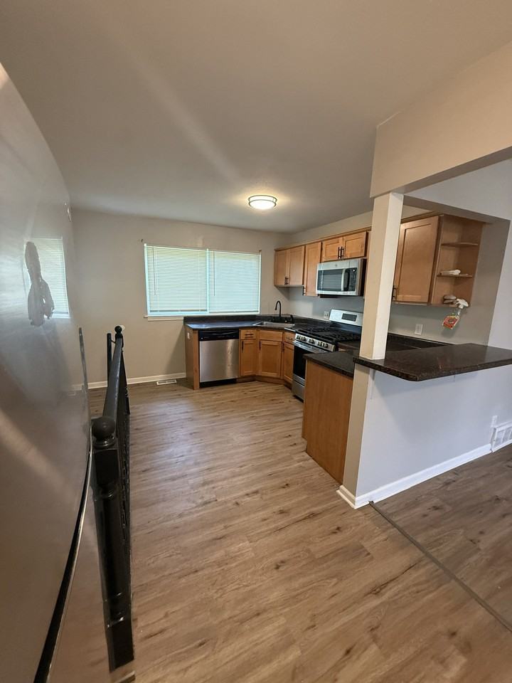 11547 Criterion Ave - Photo 4 of 9