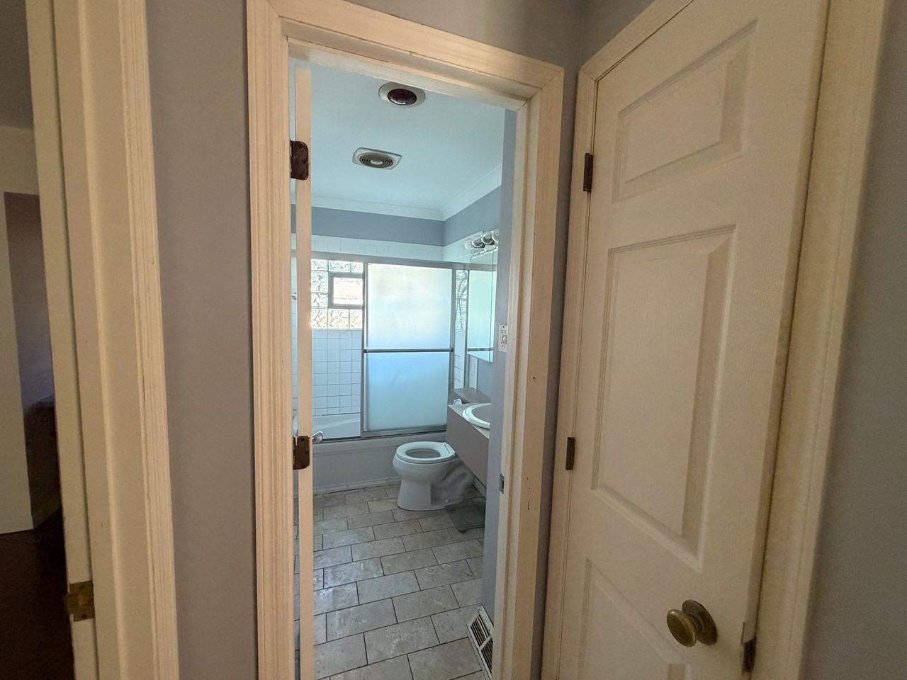101 N Cedar Ln - Photo 4 of 9