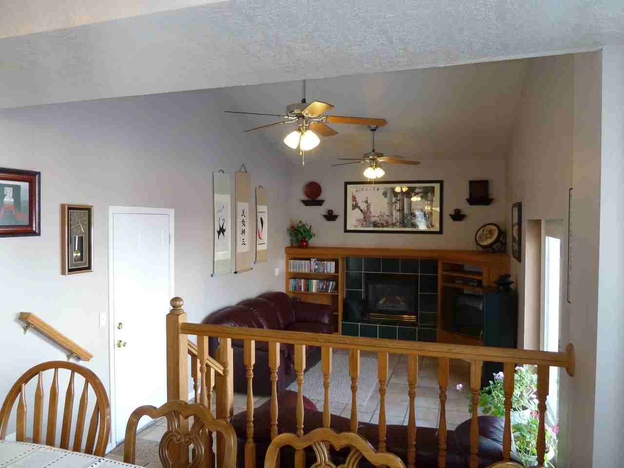 571 E St - Photo 4 of 27