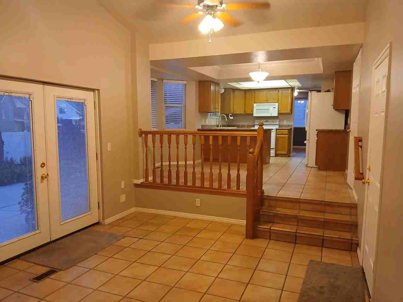 571 E St - Photo 5 of 27