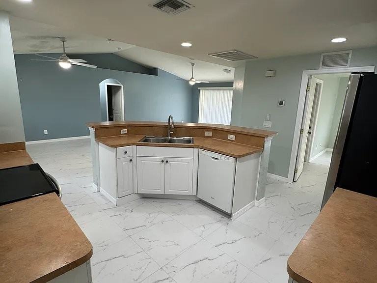 329 Oklahoma Ave - Photo 5 of 8