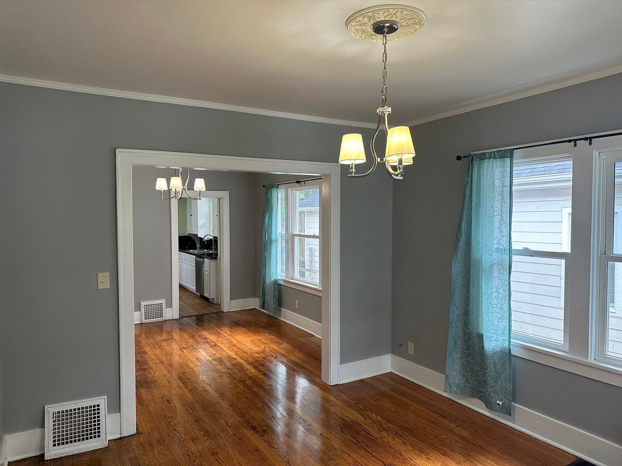 623 1/2 S 33rd St #2 - Photo 5 of 19