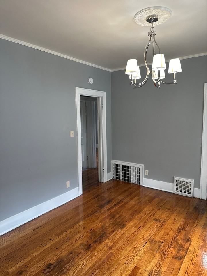 623 1/2 S 33rd St #2 - Photo 7 of 19
