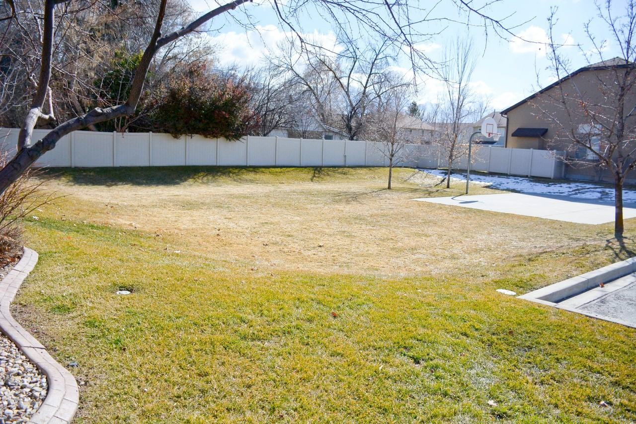 3462 S Scott Park Ln - Photo 2 of 20