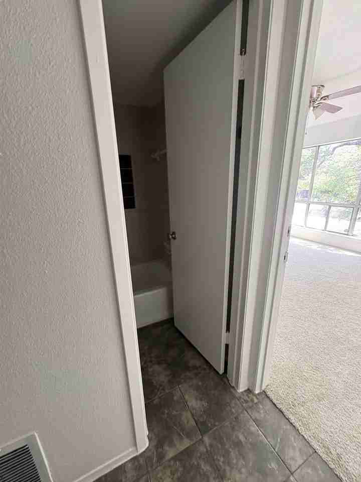 1405 Hartford Rd #106 - Photo 7 of 16