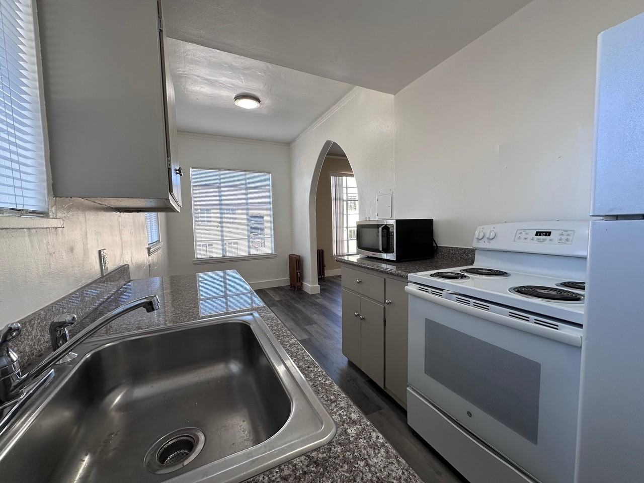2208 Carroll St #101 - Photo 5 of 13