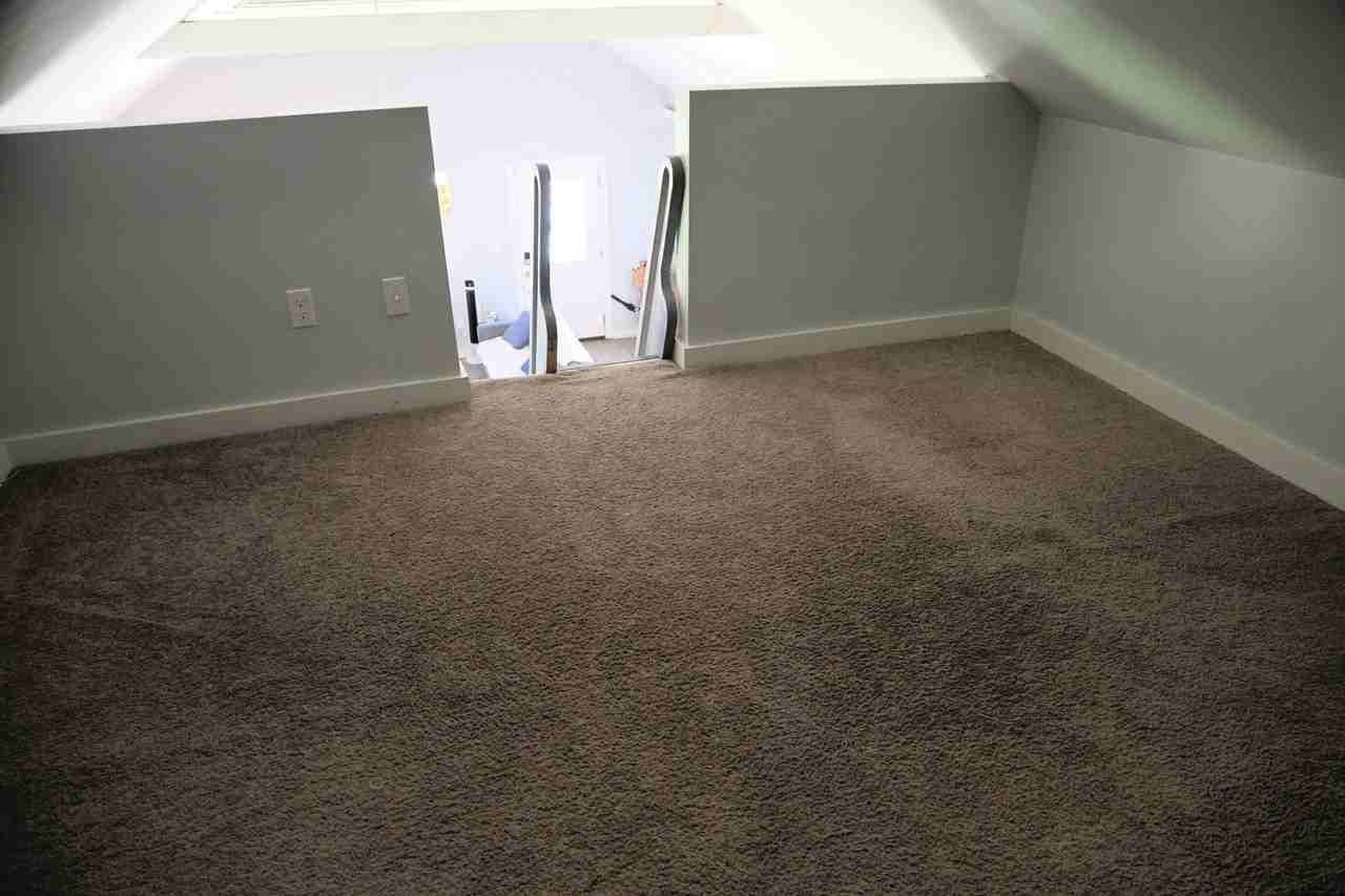 215 Rose St - Photo 7 of 20