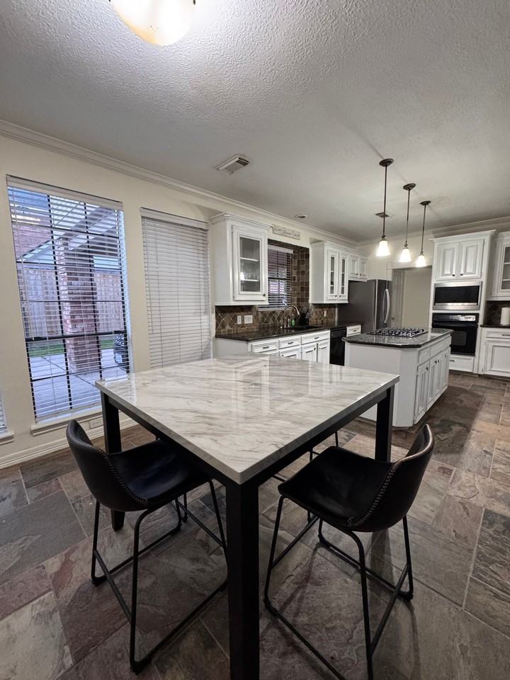 8215 Turnmill Ct - Photo 4 of 19