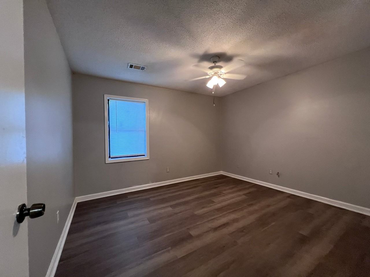 4009 Hawthorne Cir Se #2 - Photo 5 of 10