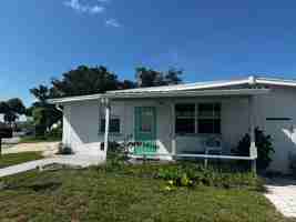 featured image of 7 Cedar Ln