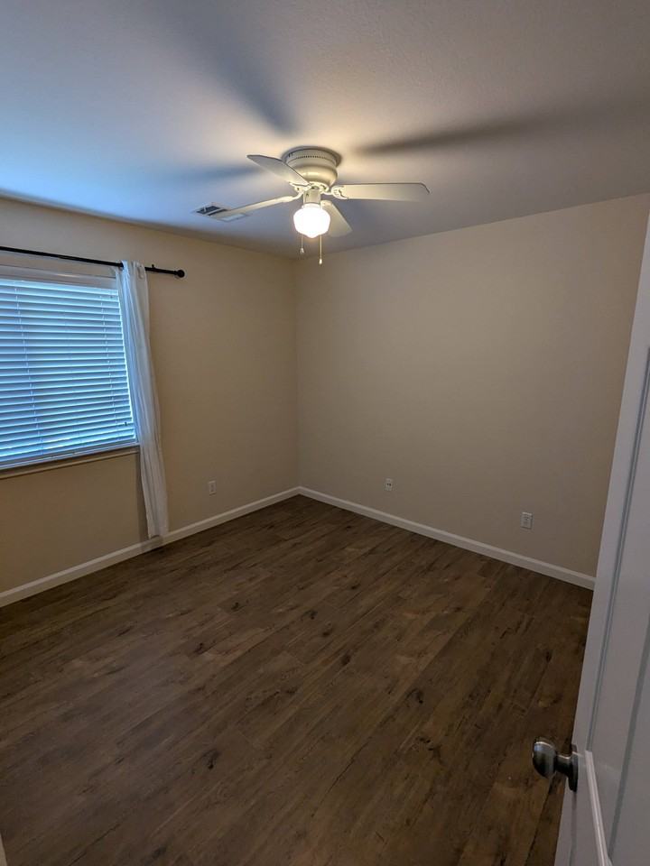 313 Tudor House Rd - Photo 6 of 18