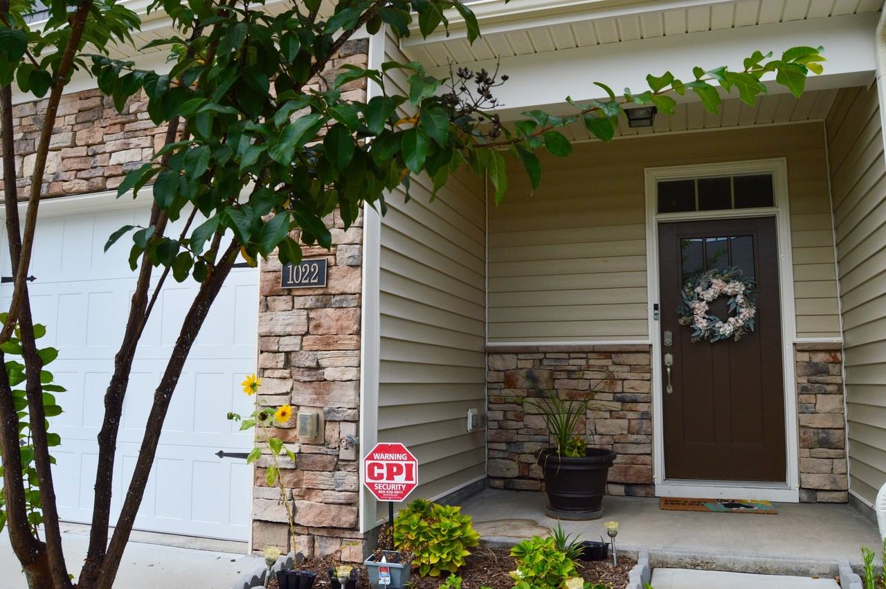 1022 Navigon Dr - Photo 2 of 20