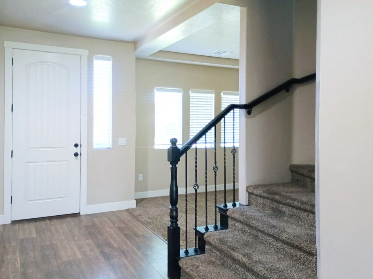 2926 Es - Photo 2 of 20