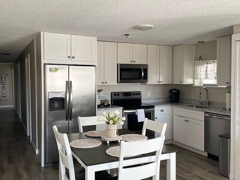 7 Duston Ave #D - Photo 2 of 10