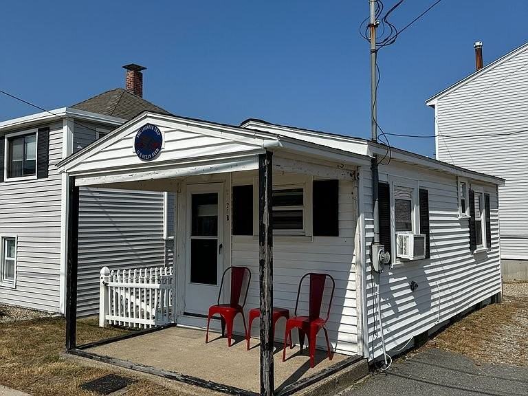 21 Ocean Blvd #B - Photo 2 of 11