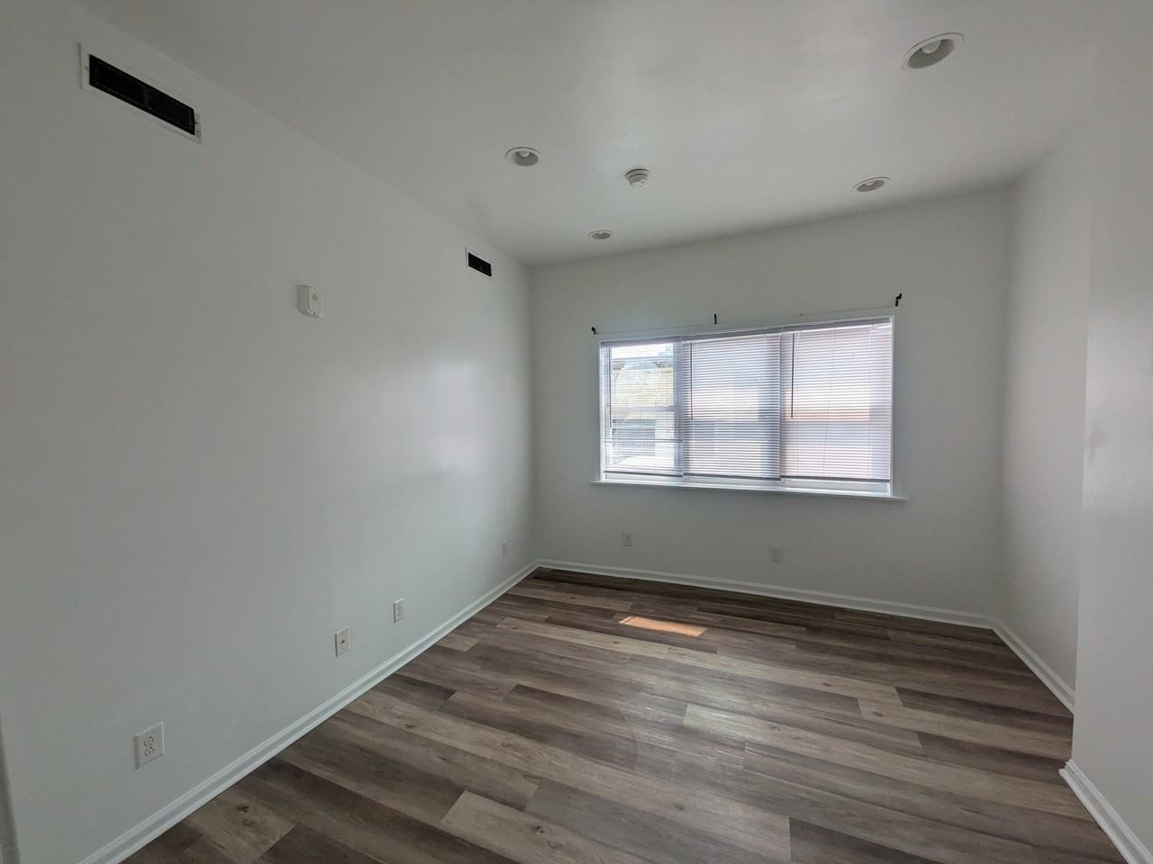 1533 Orthodox St #1 - Photo 5 of 18