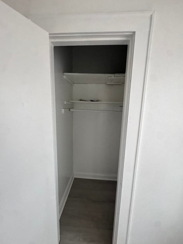 117 Ease College St - Photo 3 of 13