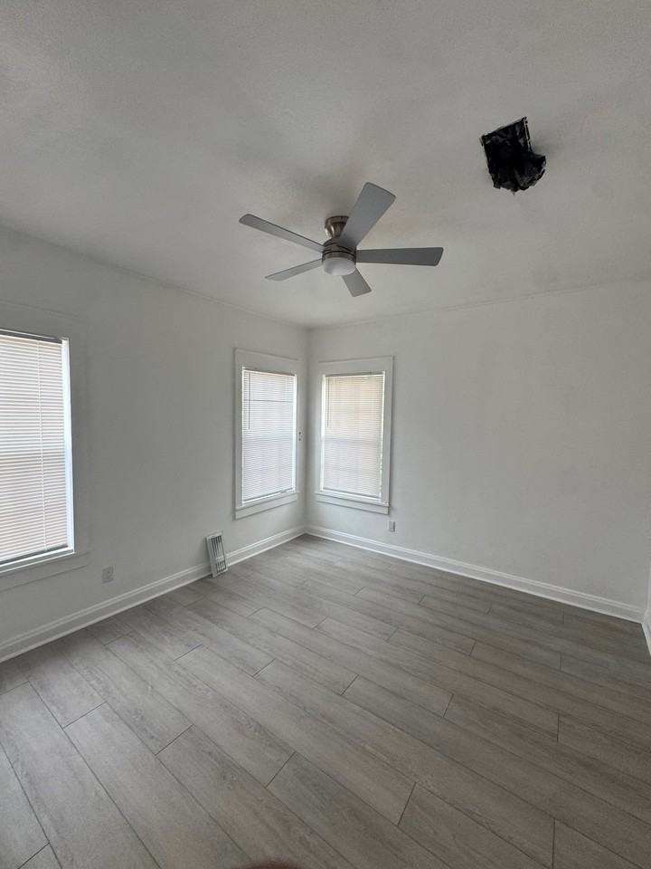 117 Ease College St - Photo 4 of 13