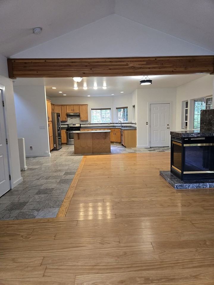 401 Burlingame Rd - Photo 5 of 5