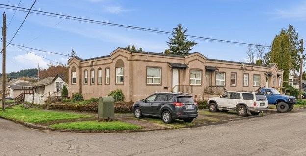 809 Columbia St #8