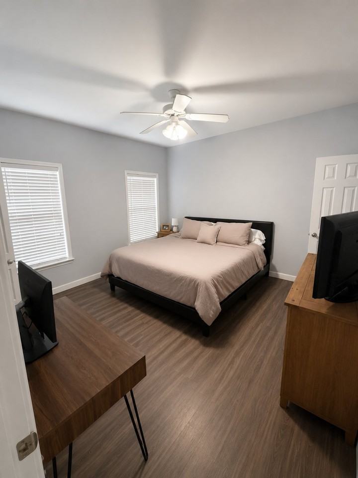 1020 Chevis St - Photo 5 of 14