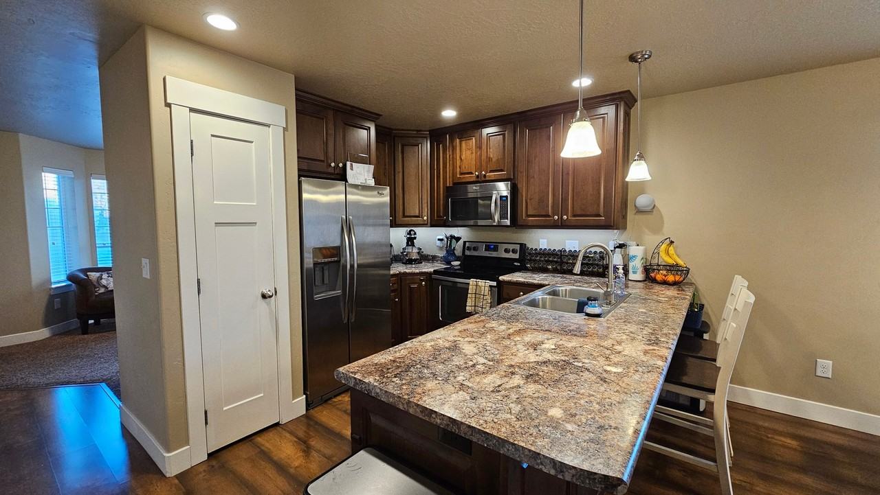 1143 Independence Ave - Photo 3 of 18