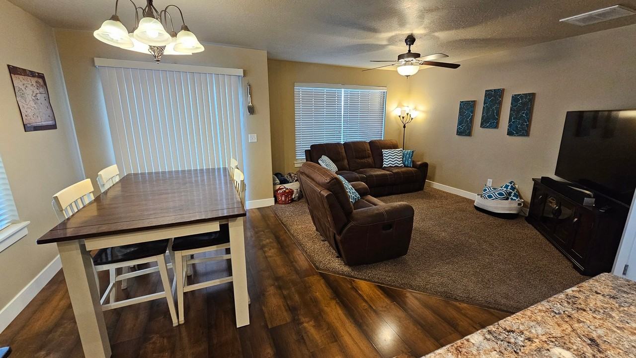 1143 Independence Ave - Photo 4 of 18
