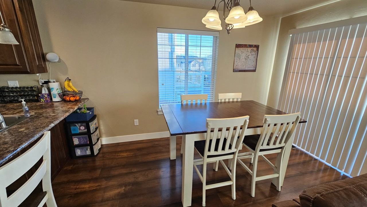 1143 Independence Ave - Photo 5 of 18