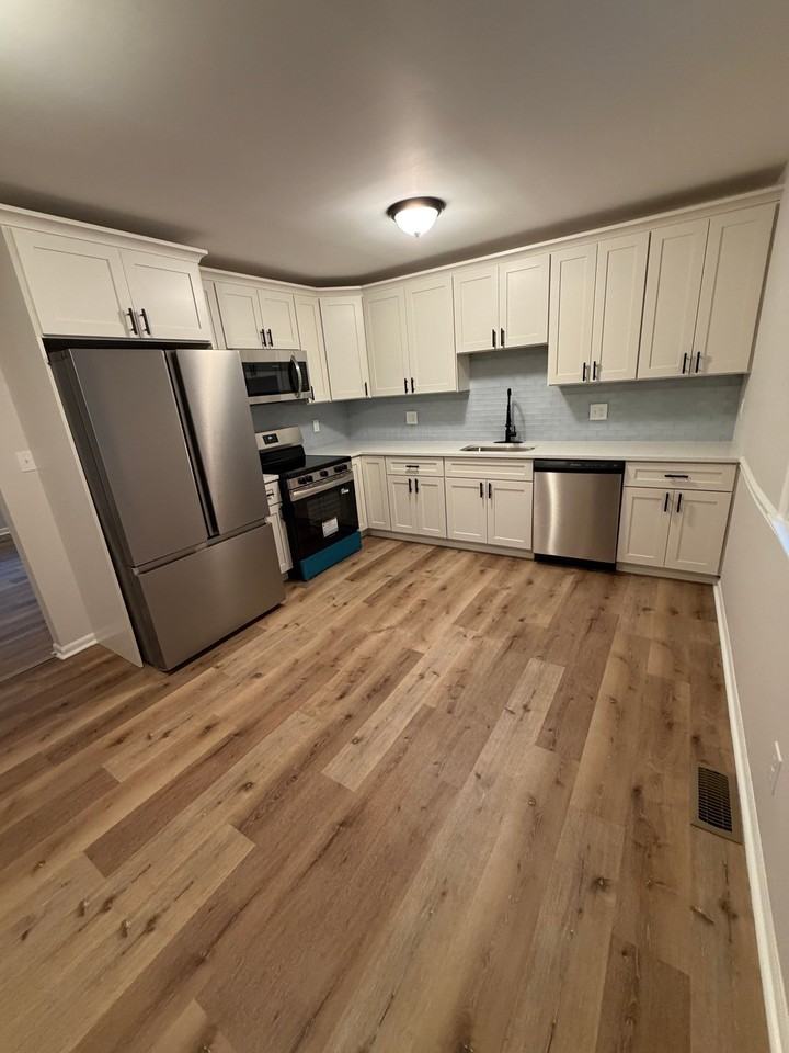 251 Locust Ln - Photo 5 of 20