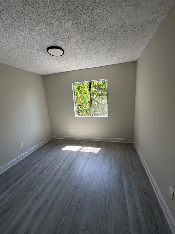 217 E 24th St #5 - Photo 5 of 13