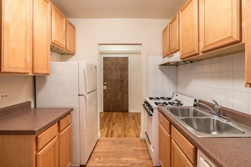 722 West Barry Avenue, Unit 1W - Photo 3 of 11
