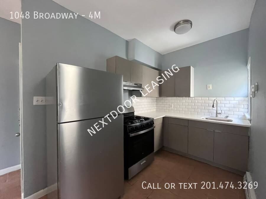 1048 Broadway #4M - Photo 3 of 14