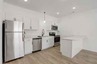 403 Parkview Dr #403 - Photo 1 of 1