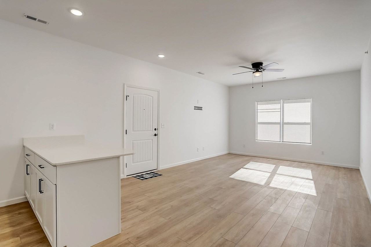 403 Parkview Dr #403 - Photo 4 of 50