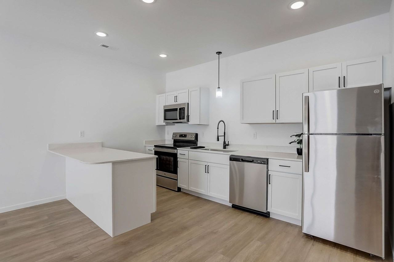 403 Parkview Dr #403 - Photo 5 of 50