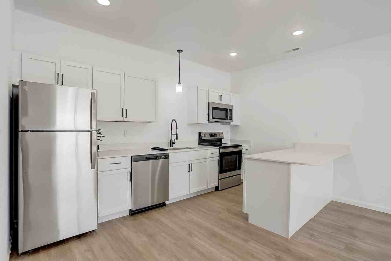403 Parkview Dr #403 - Photo 6 of 50