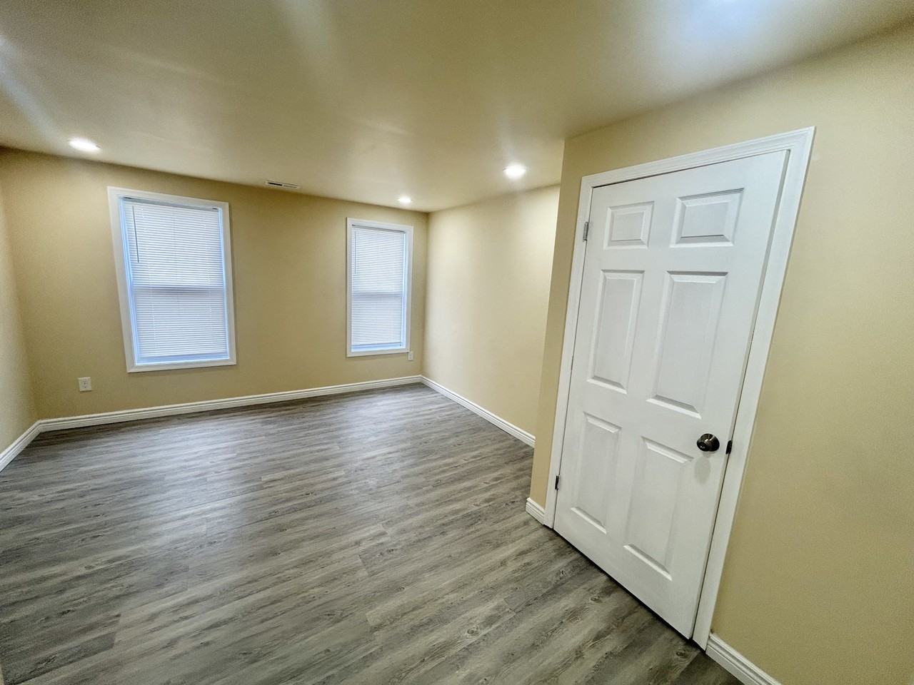 916 W Boston St ## 18 - Photo 4 of 7