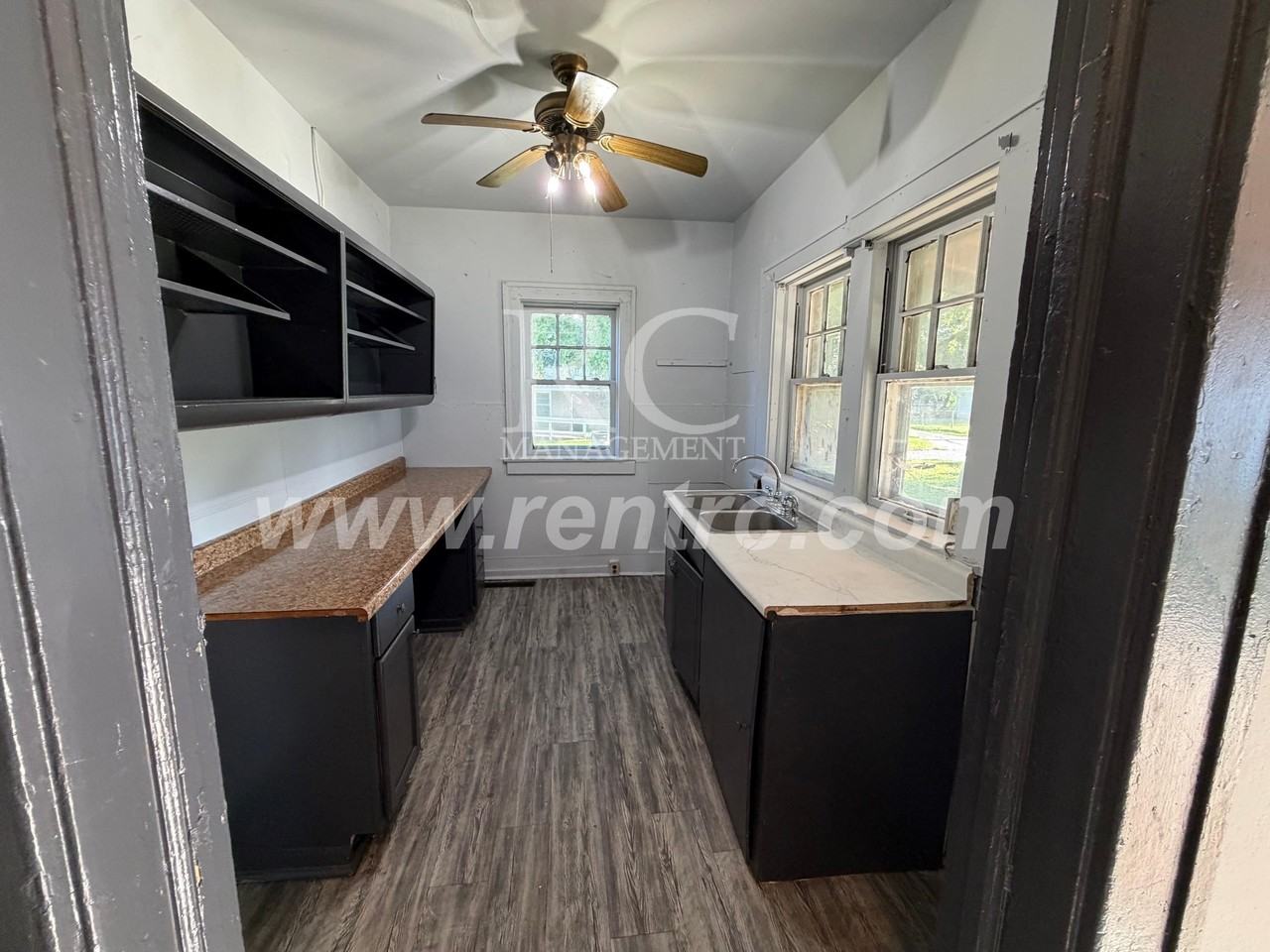 134 Grace St - Photo 2 of 11