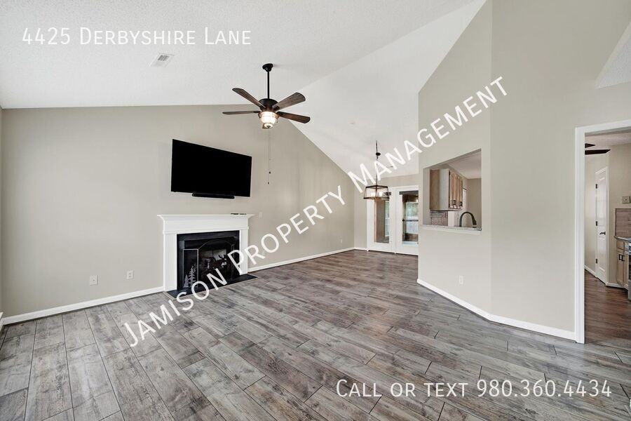 4425 Derbyshire Ln - Photo 3 of 29