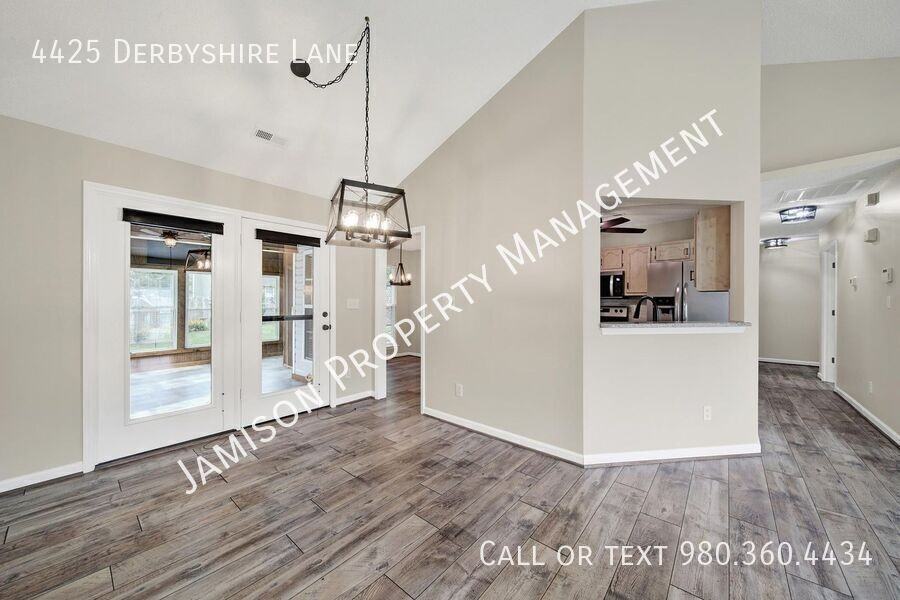 4425 Derbyshire Ln - Photo 6 of 29