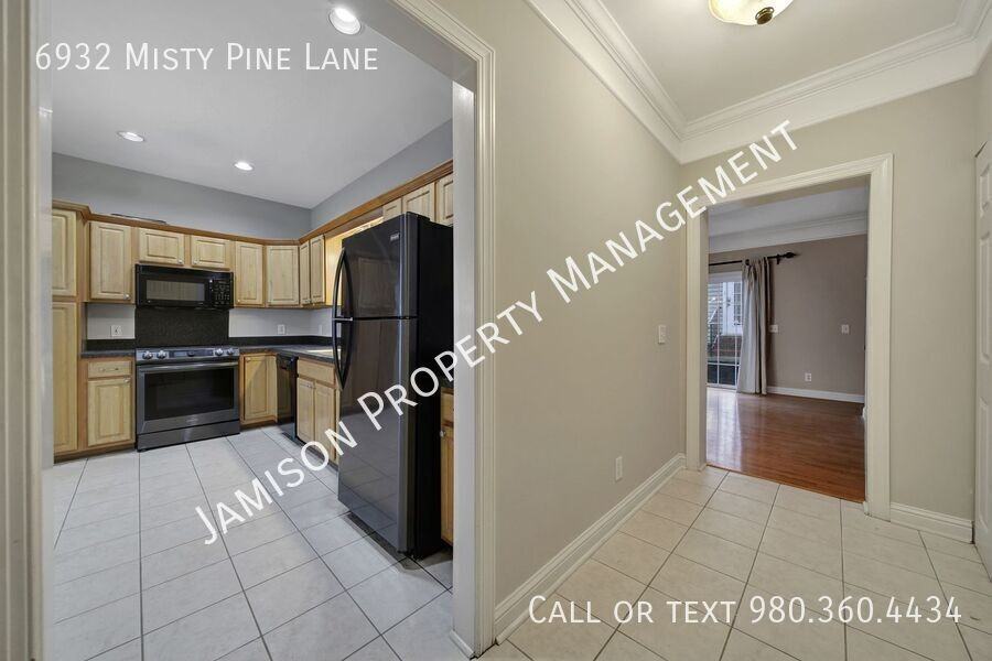 6932 Misty Pine Ln - Photo 2 of 23