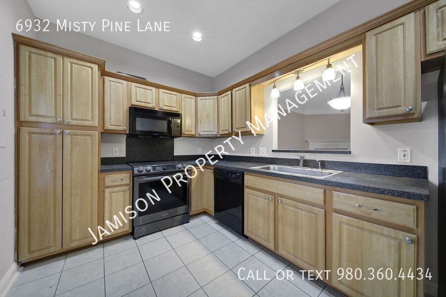 6932 Misty Pine Ln - Photo 7 of 23