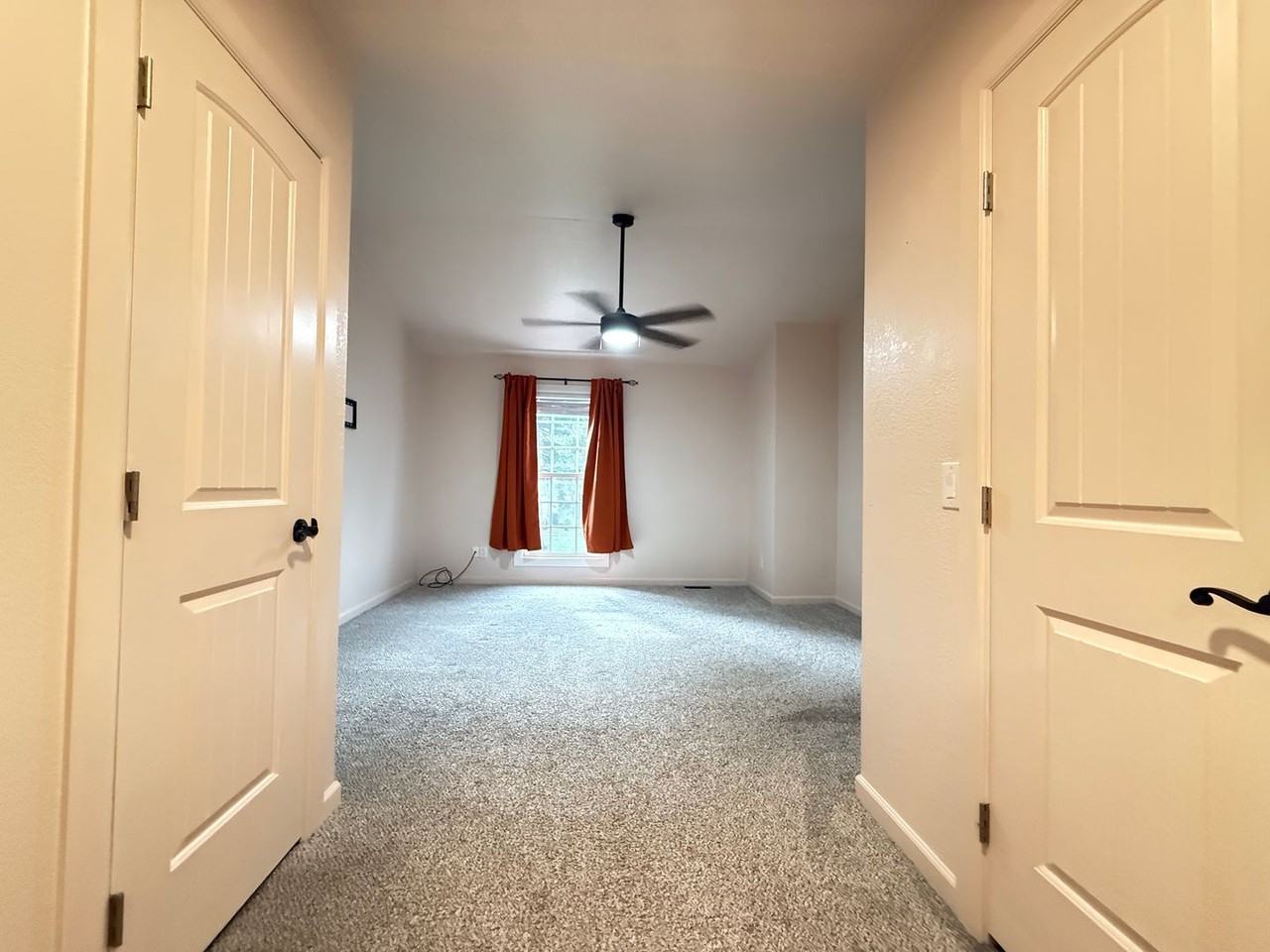 3408 Queen Anne Way - Photo 4 of 8